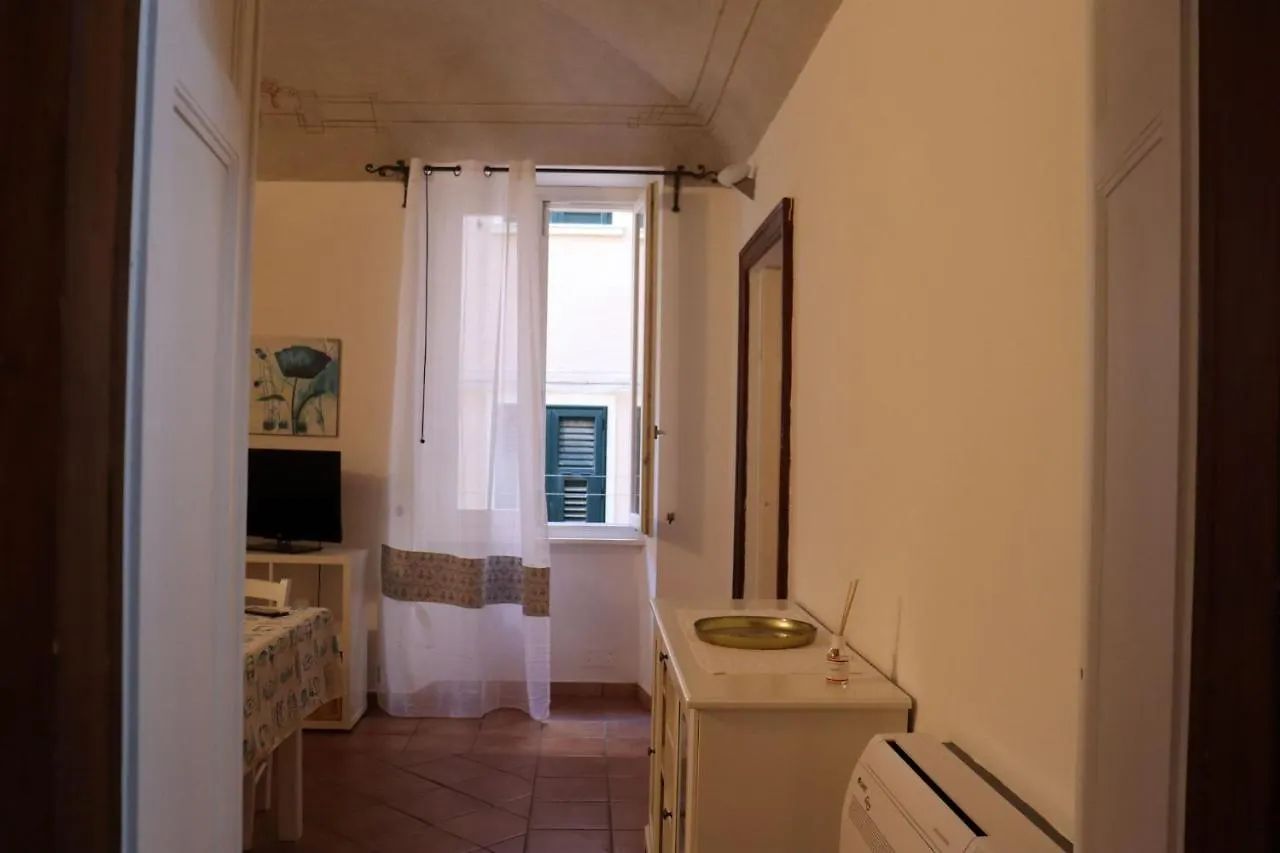Appartamento Carlo Alberto Apartment, Alghero Old Town, Near The Beach