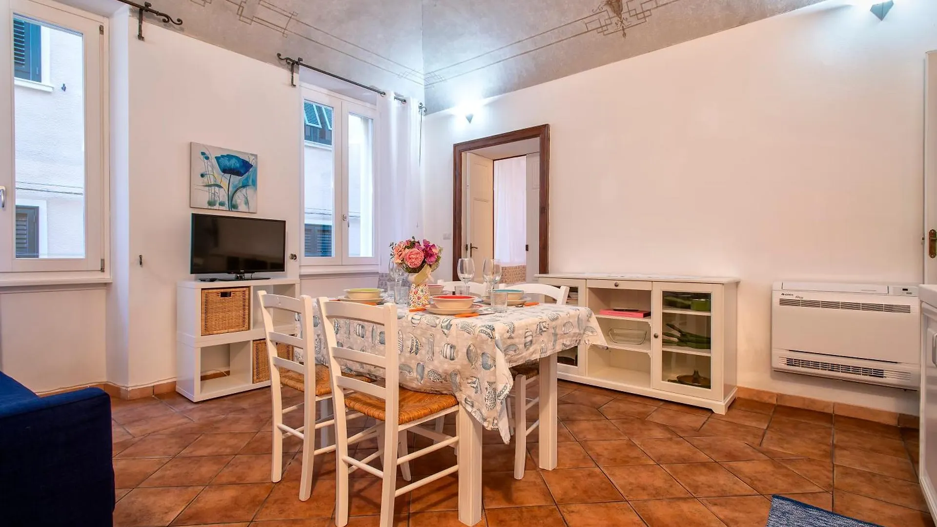 Appartamento Carlo Alberto Apartment, Alghero Old Town, Near The Beach